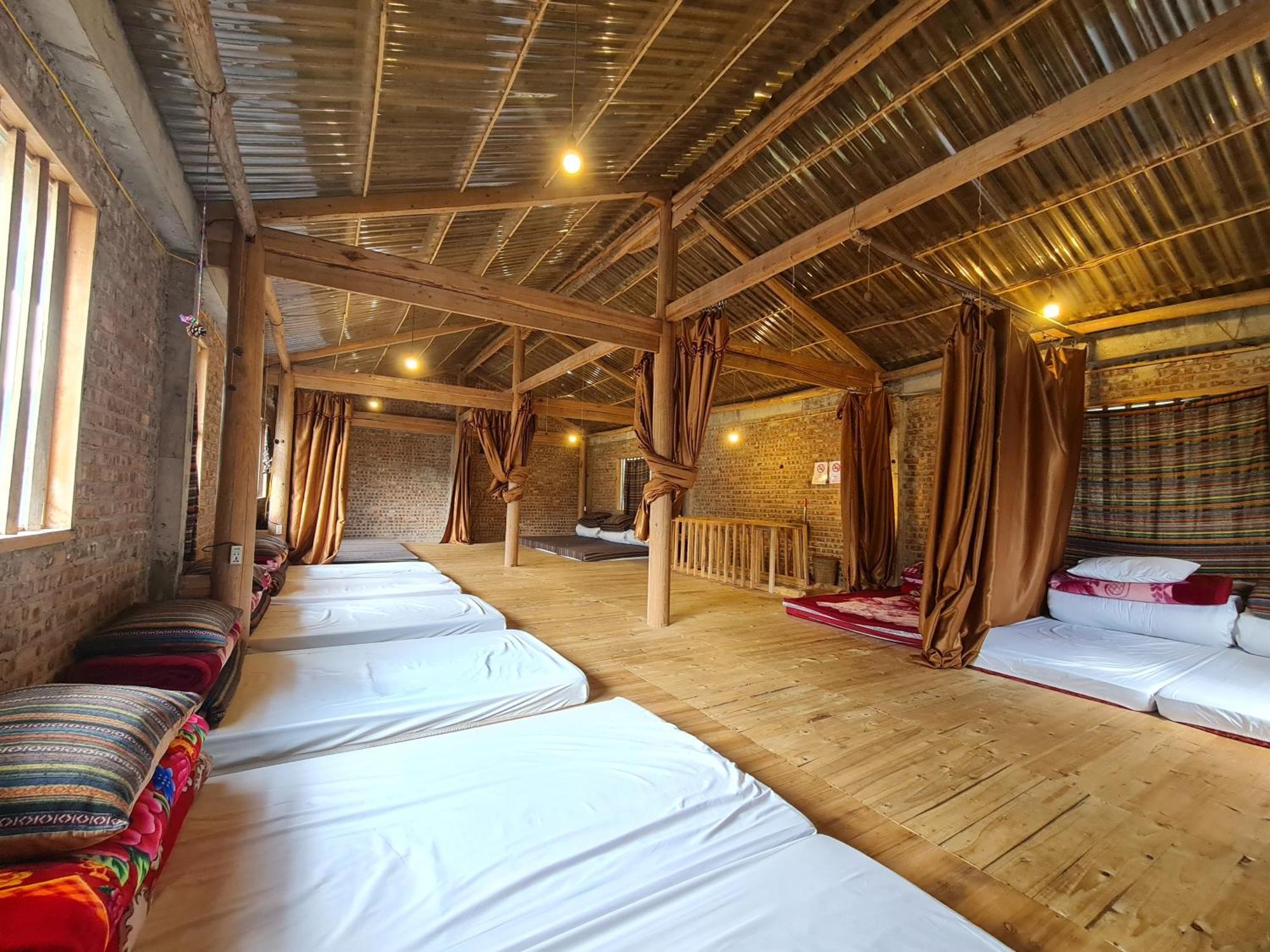 Nha Co Lao Xa Homestay Hmong & Bungalow Air Conditioner Dong Van  Exterior photo