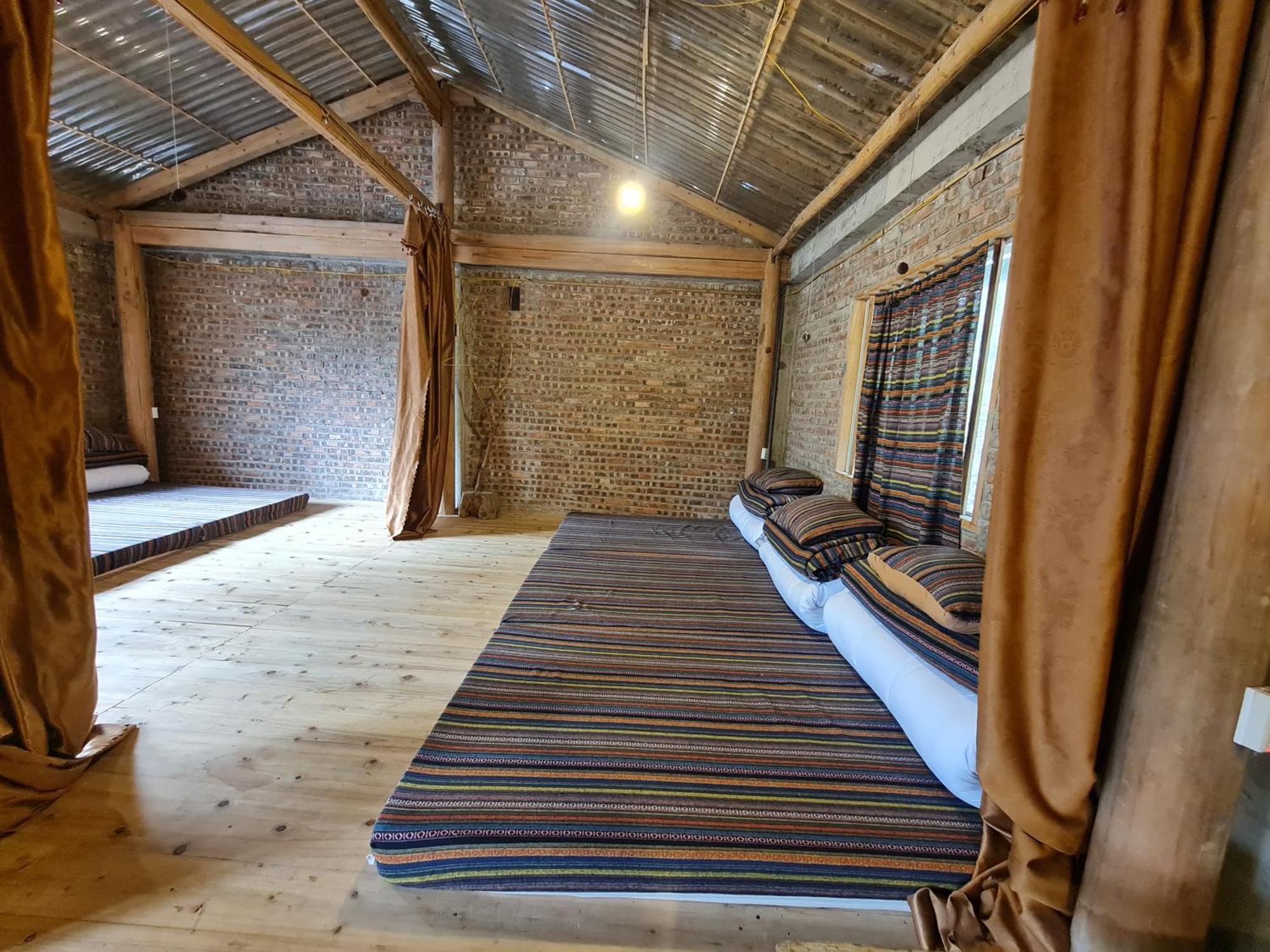 Nha Co Lao Xa Homestay Hmong & Bungalow Air Conditioner Dong Van  Exterior photo