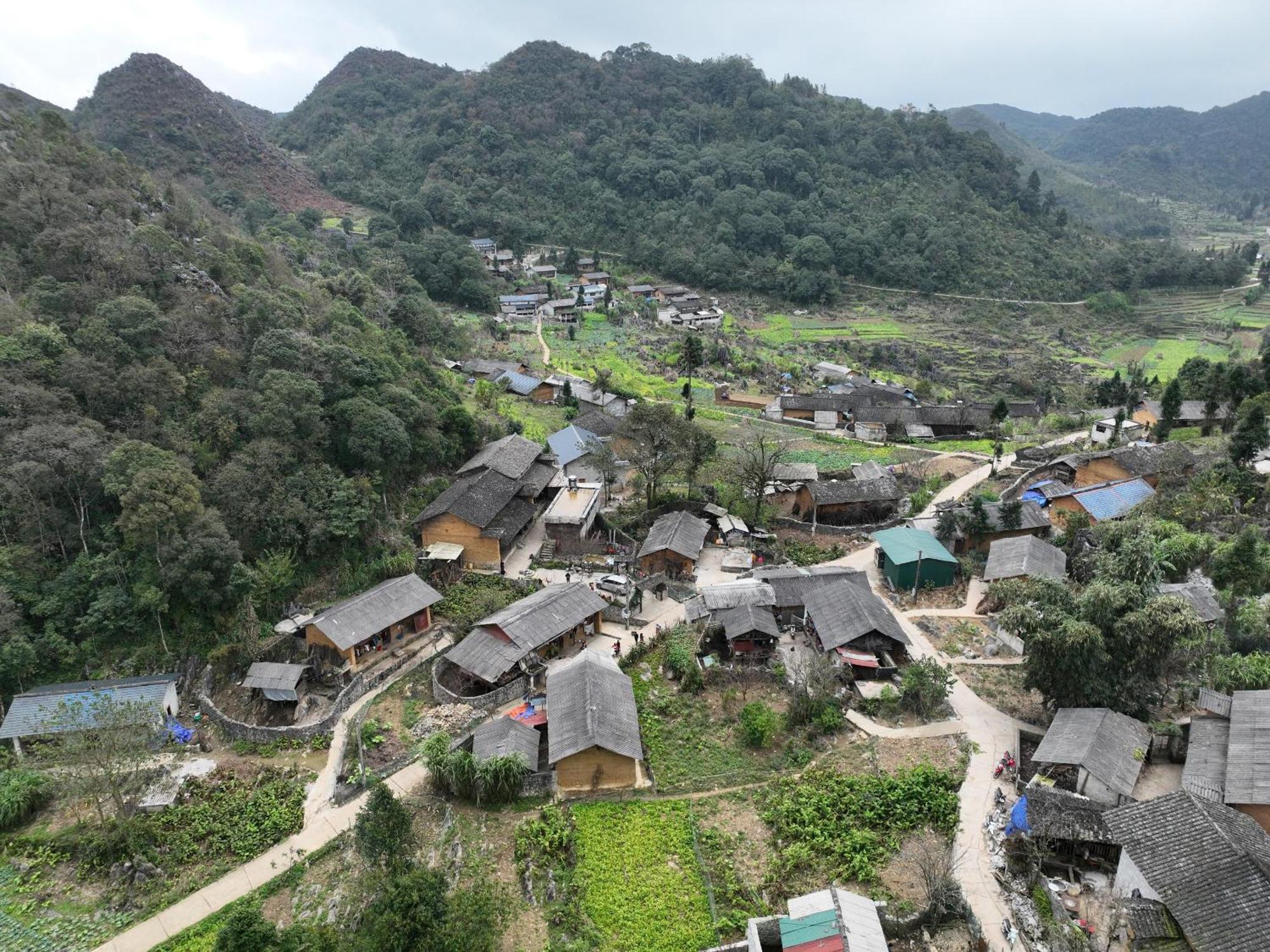 Nha Co Lao Xa Homestay Hmong & Bungalow Air Conditioner Dong Van  Exterior photo
