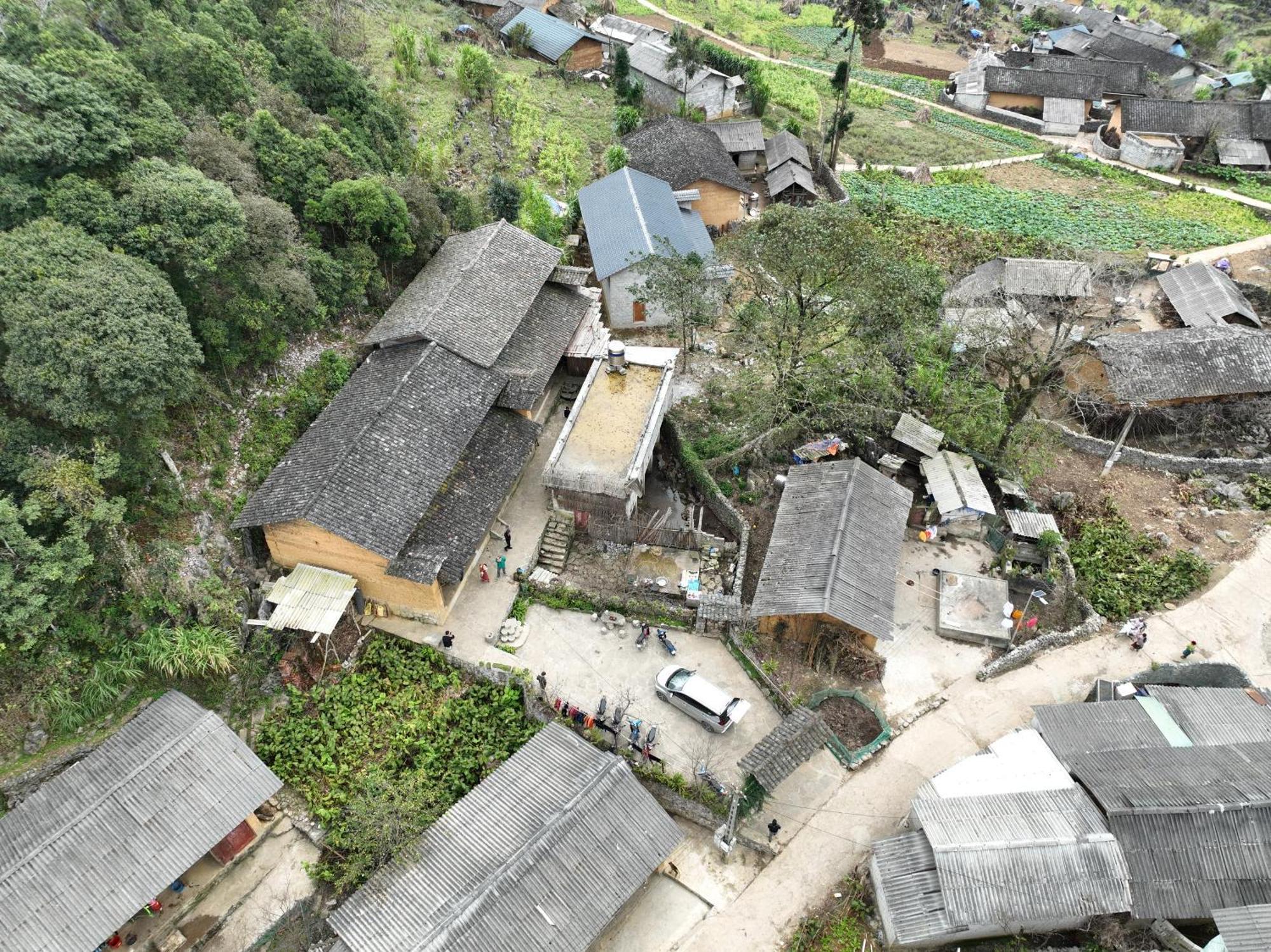 Nha Co Lao Xa Homestay Hmong & Bungalow Air Conditioner Dong Van  Exterior photo