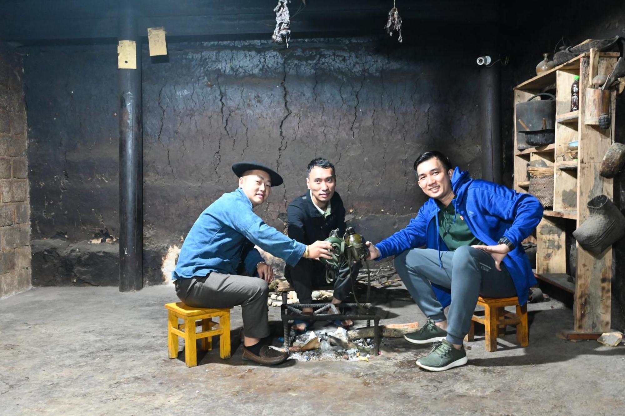Nha Co Lao Xa Homestay Hmong & Bungalow Air Conditioner Dong Van  Exterior photo