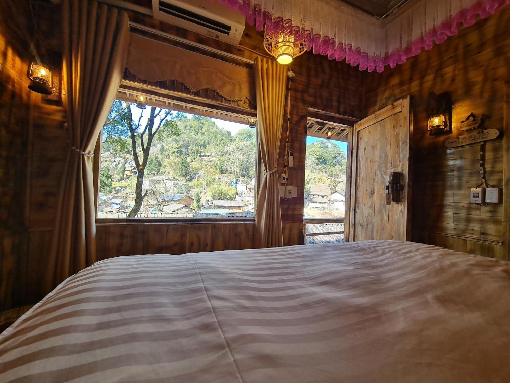 Nha Co Lao Xa Homestay Hmong & Bungalow Air Conditioner Dong Van  Exterior photo