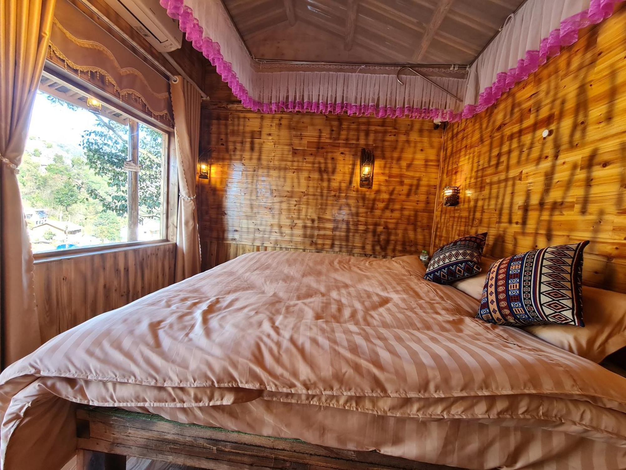 Nha Co Lao Xa Homestay Hmong & Bungalow Air Conditioner Dong Van  Exterior photo