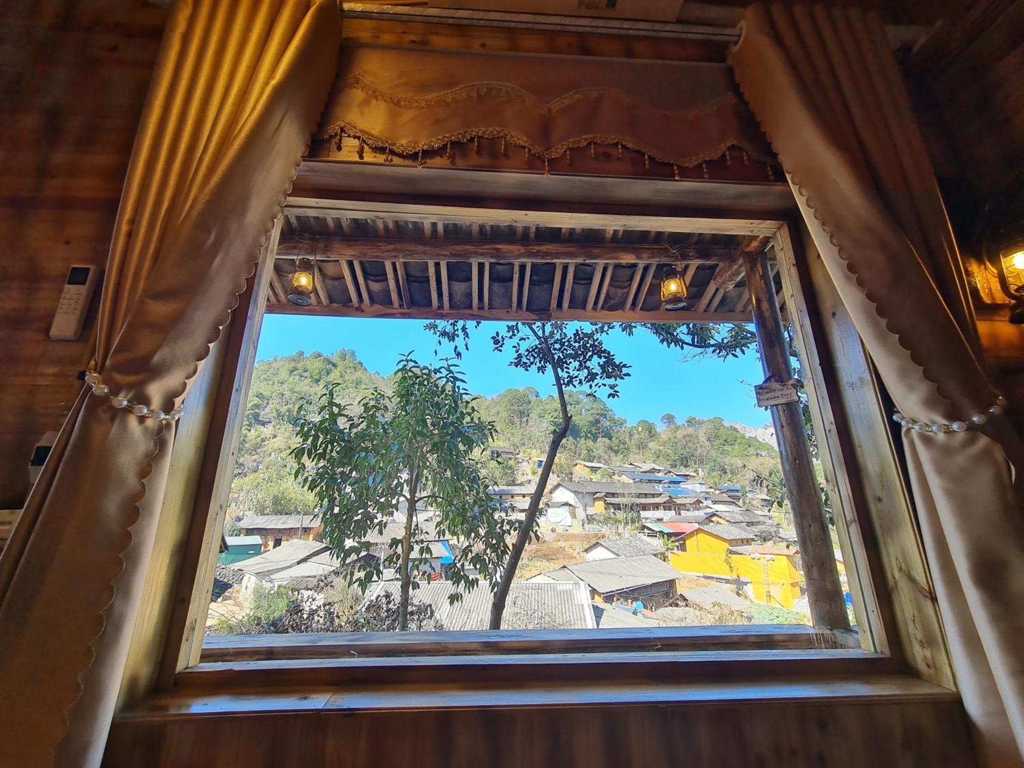 Nha Co Lao Xa Homestay Hmong & Bungalow Air Conditioner Dong Van  Exterior photo